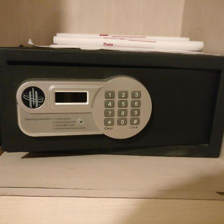 Ramada Ahmedabad Hotel Luaran gambar
