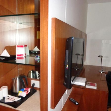Ramada Ahmedabad Hotel Luaran gambar