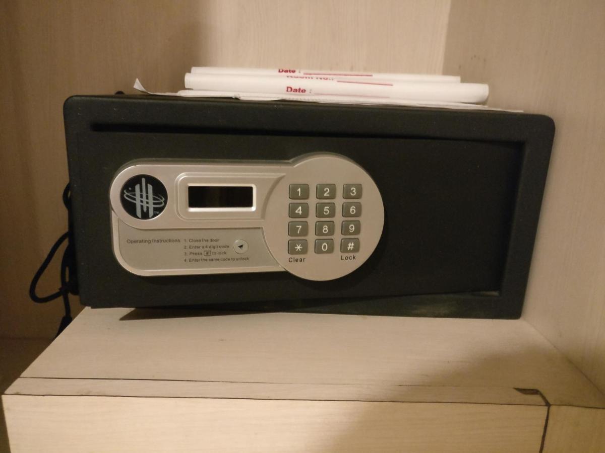 Ramada Ahmedabad Hotel Luaran gambar