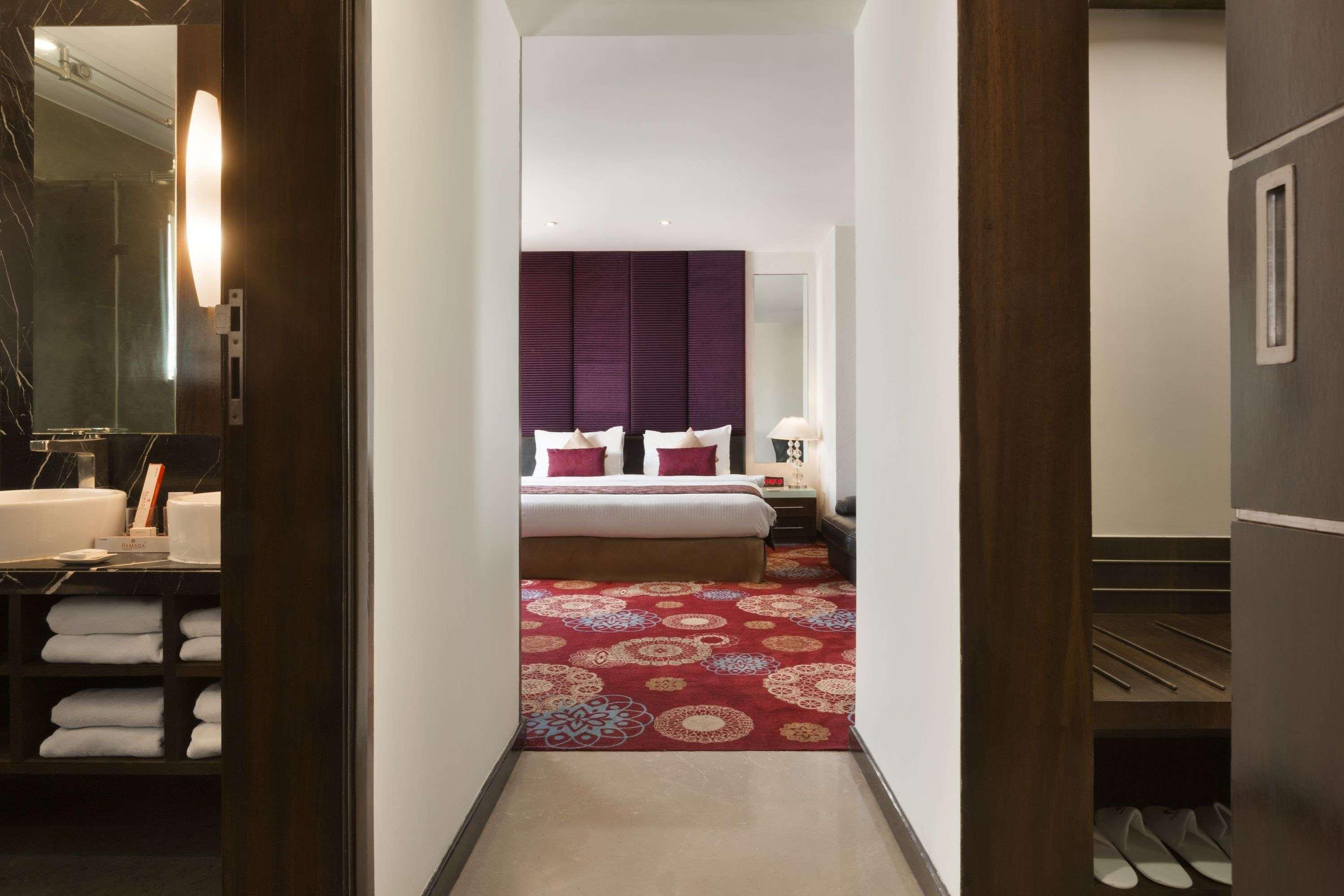 Ramada Ahmedabad Hotel Luaran gambar