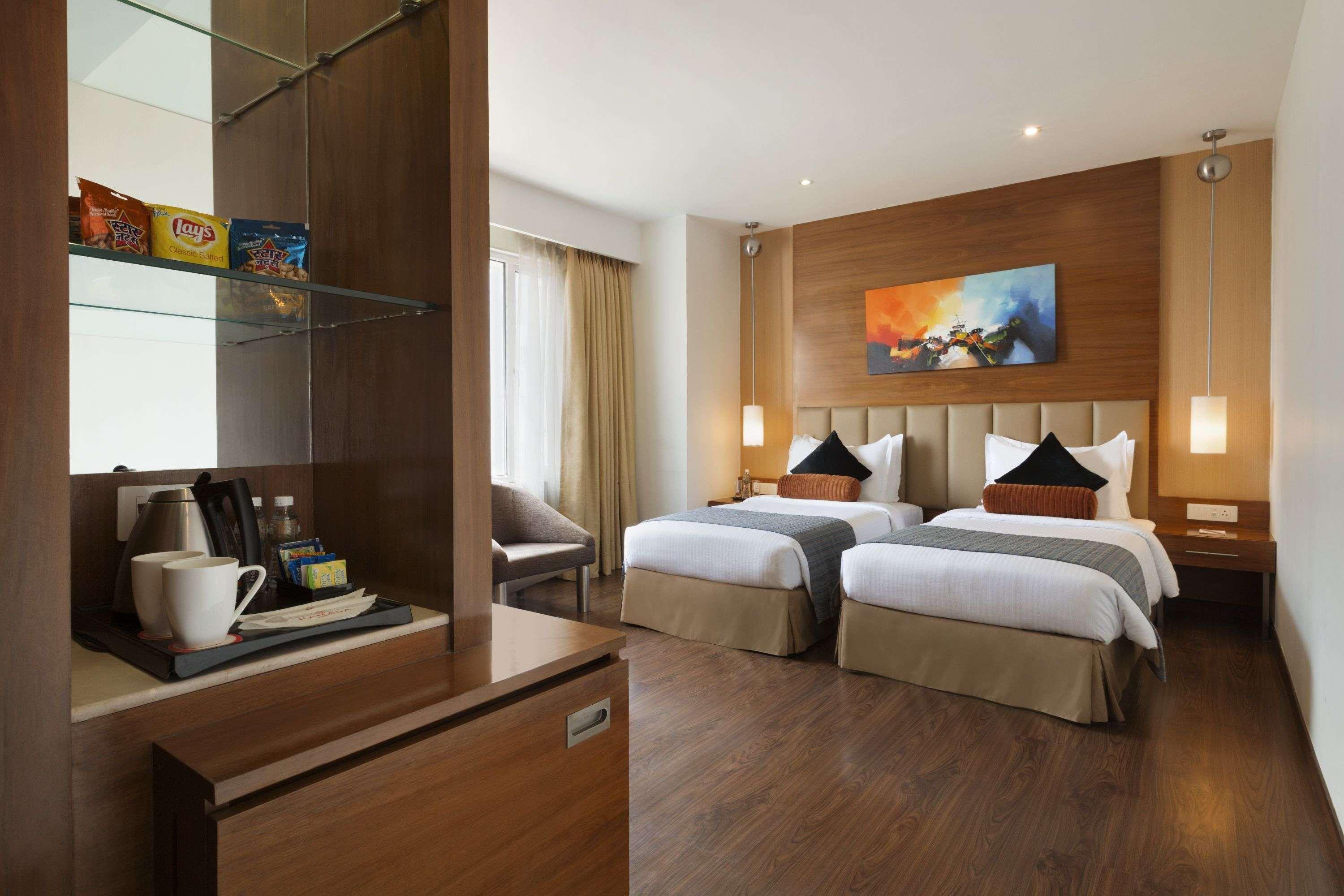 Ramada Ahmedabad Hotel Luaran gambar