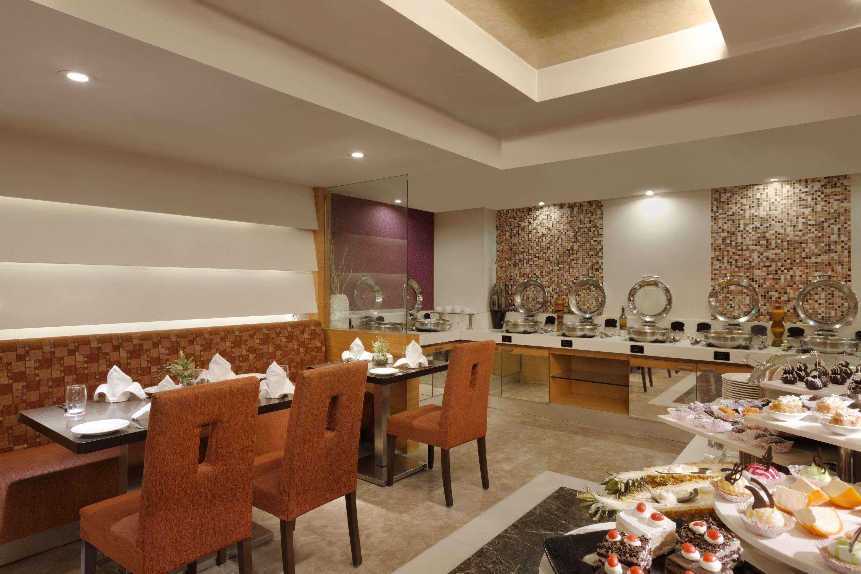 Ramada Ahmedabad Hotel Luaran gambar