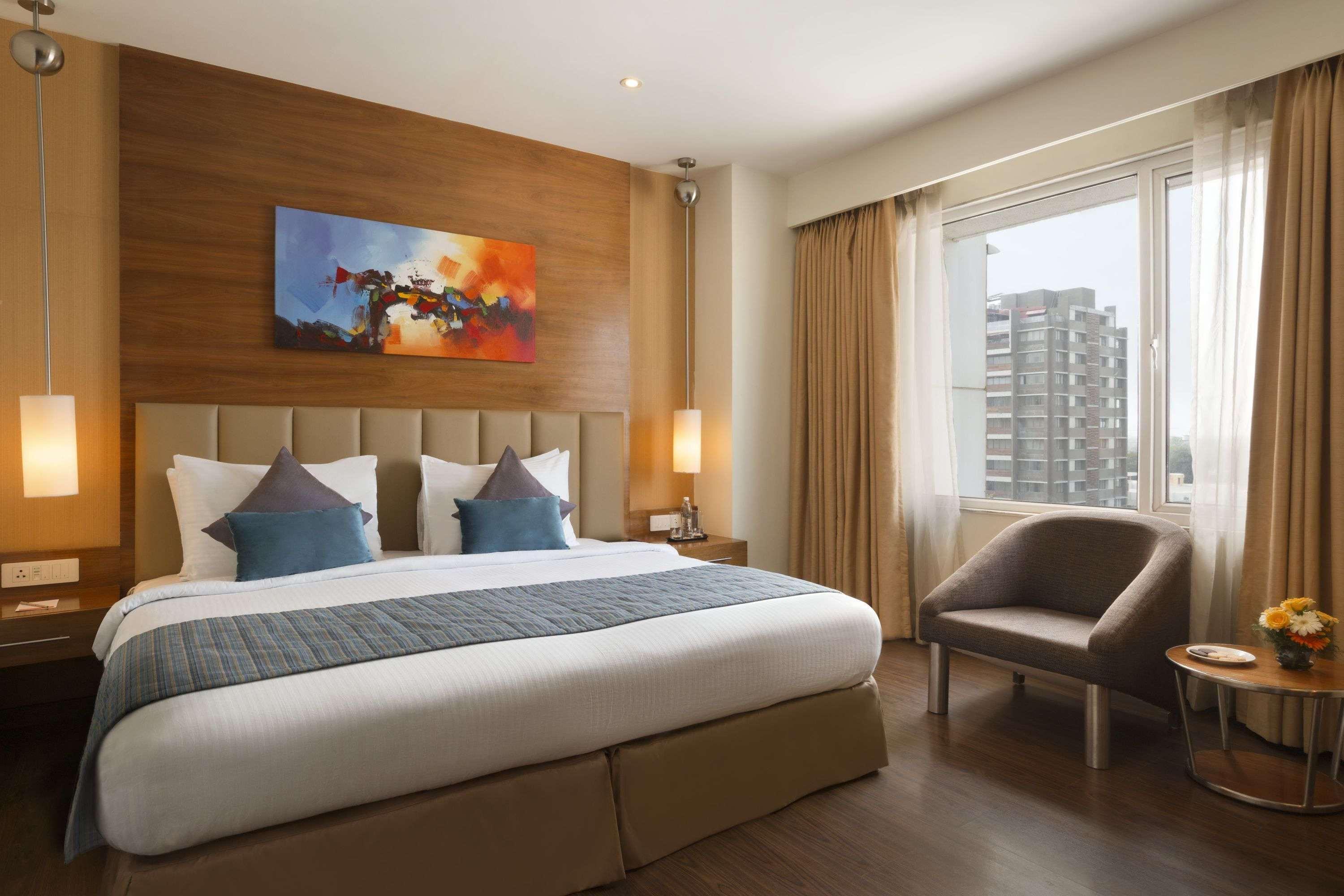 Ramada Ahmedabad Hotel Luaran gambar