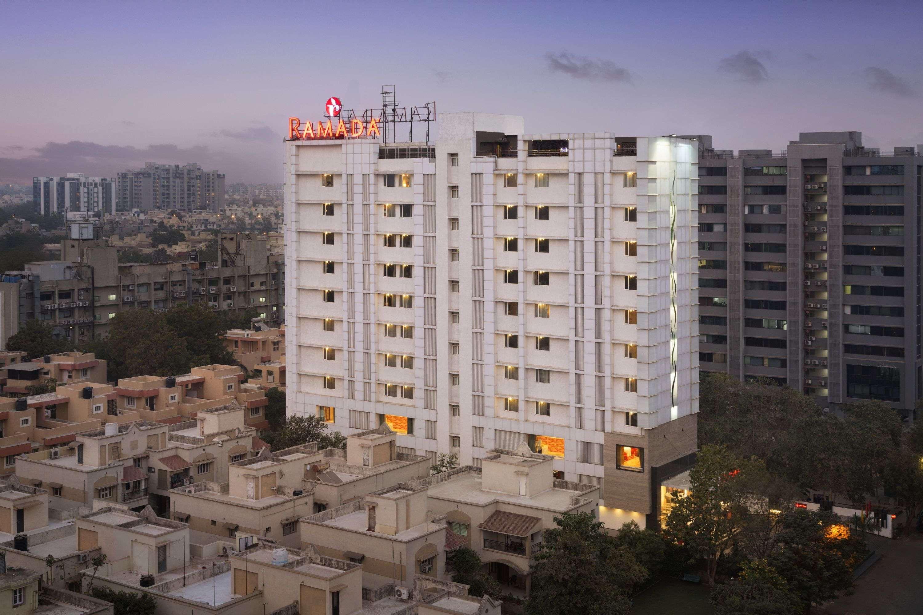 Ramada Ahmedabad Hotel Luaran gambar