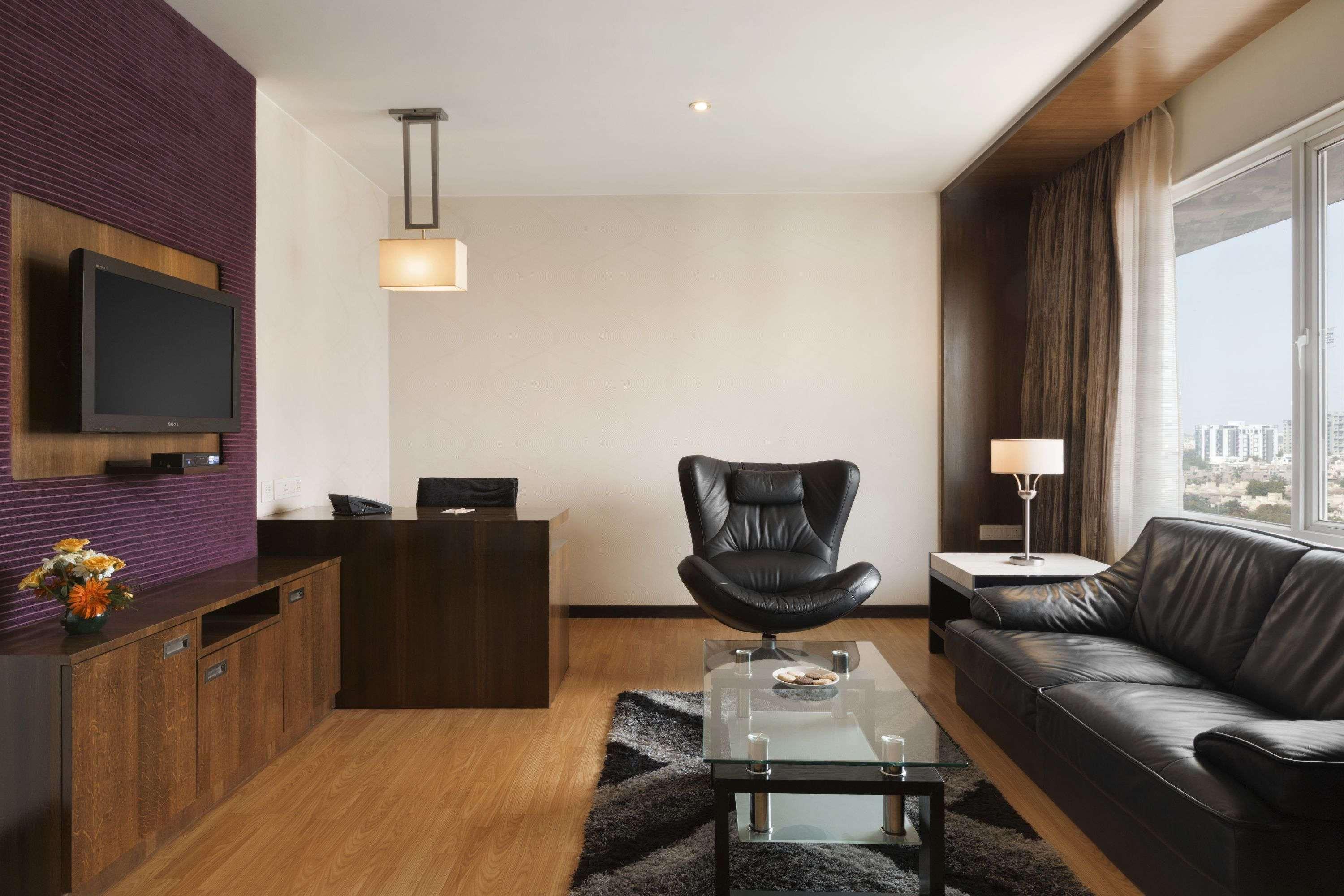 Ramada Ahmedabad Hotel Luaran gambar
