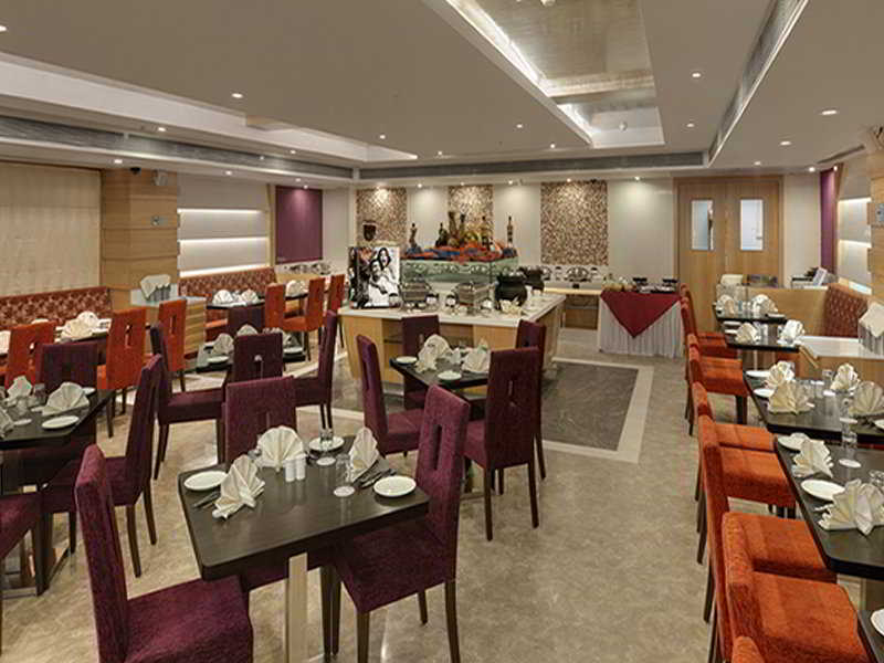 Ramada Ahmedabad Hotel Luaran gambar