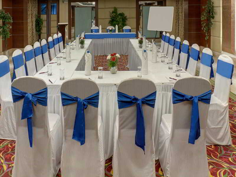 Ramada Ahmedabad Hotel Luaran gambar