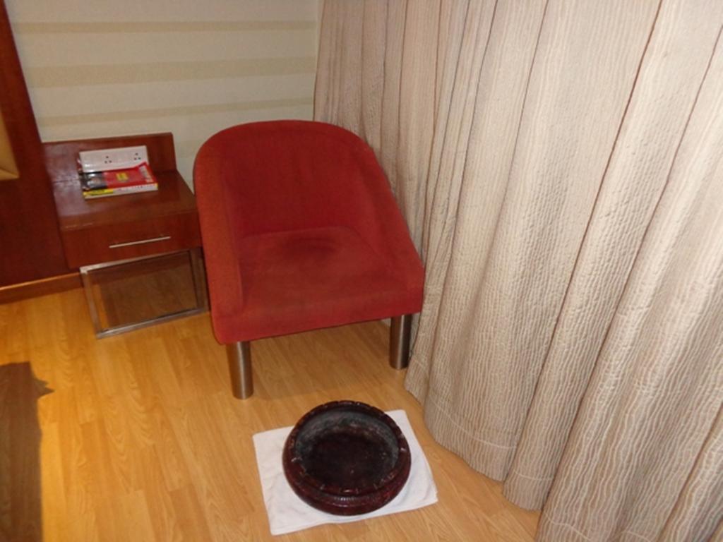 Ramada Ahmedabad Hotel Luaran gambar