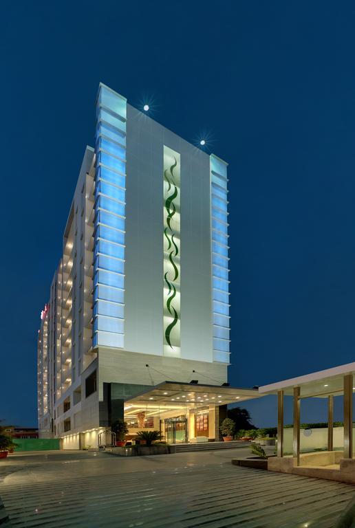 Ramada Ahmedabad Hotel Luaran gambar
