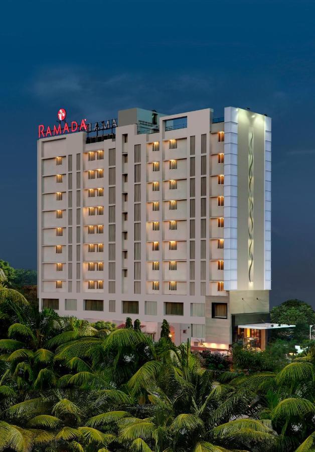 Ramada Ahmedabad Hotel Luaran gambar