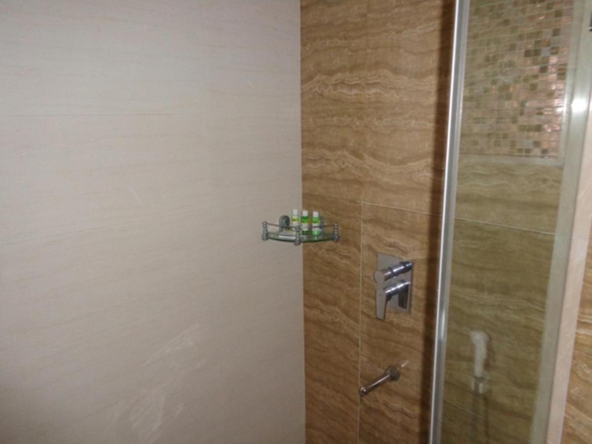 Ramada Ahmedabad Hotel Luaran gambar